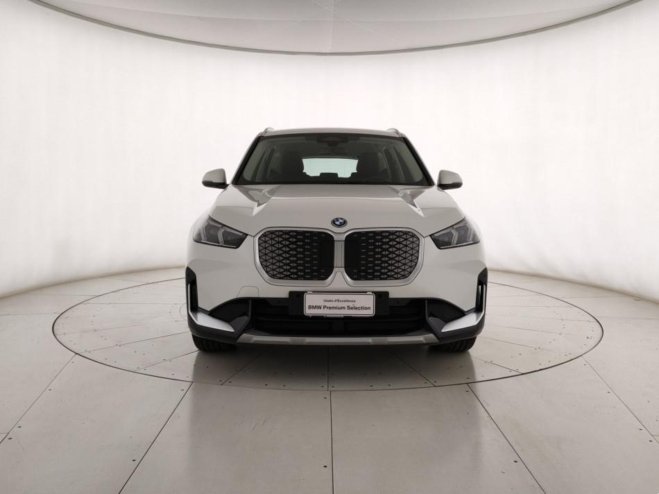 BMW iX1 edrive 20 X-Line