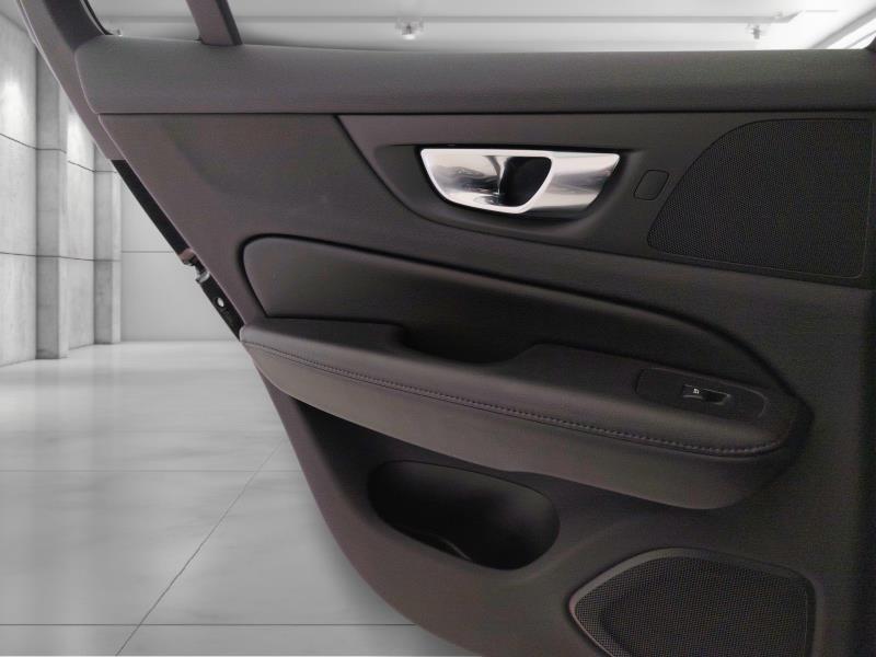 Volvo V60 2.0 B3 Momentum Business auto 7m