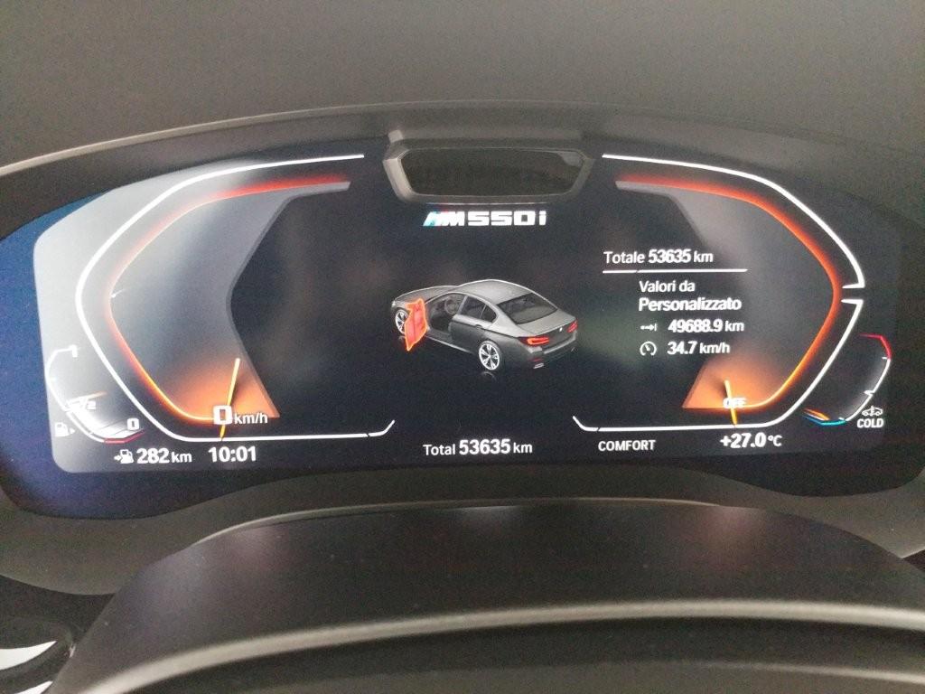 BMW Serie 5 M M550i mhev 48V xdrive