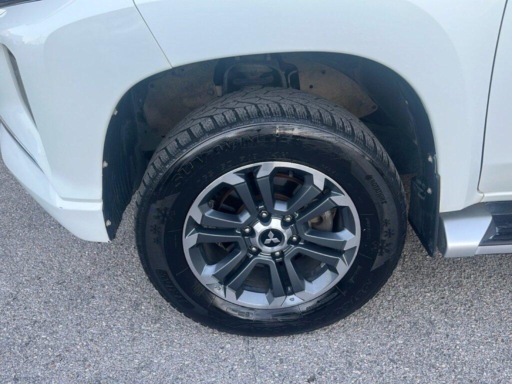 Mitsubishi L200 d.cab 2.3d Invite Connect 4wd 150cv