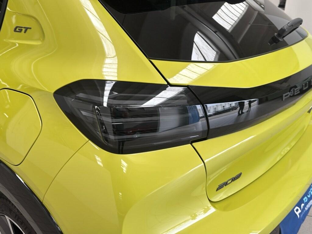 Peugeot 208 1.2 hybrid GT 136cv e-dcs 6