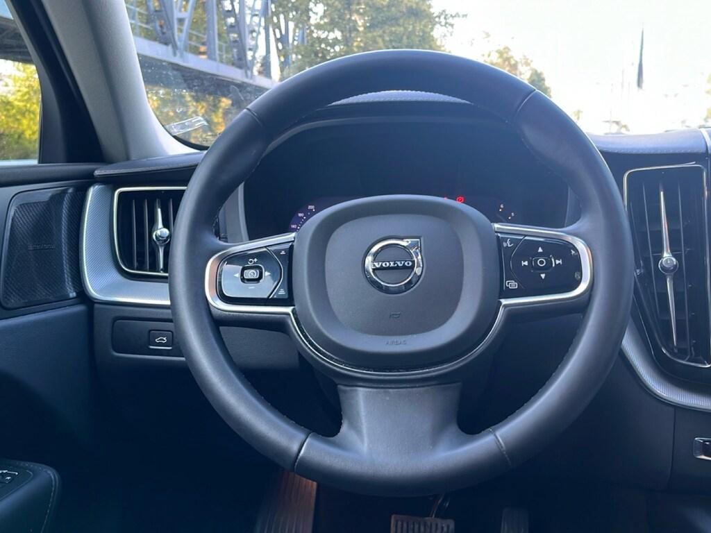 Volvo XC60 2.0 b5 Ultimate Dark awd auto