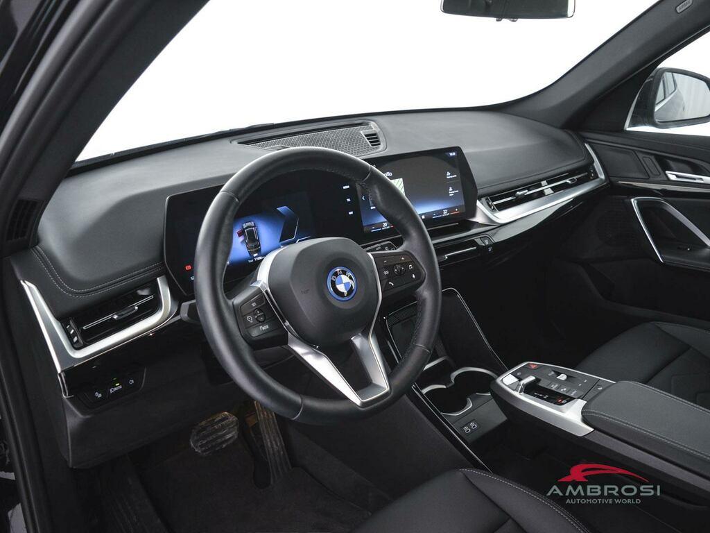 BMW iX1 edrive 20 X-Line