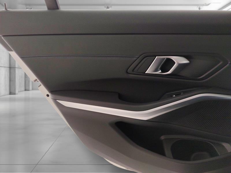 BMW Serie 3 320d Touring mhev 48V xdrive auto