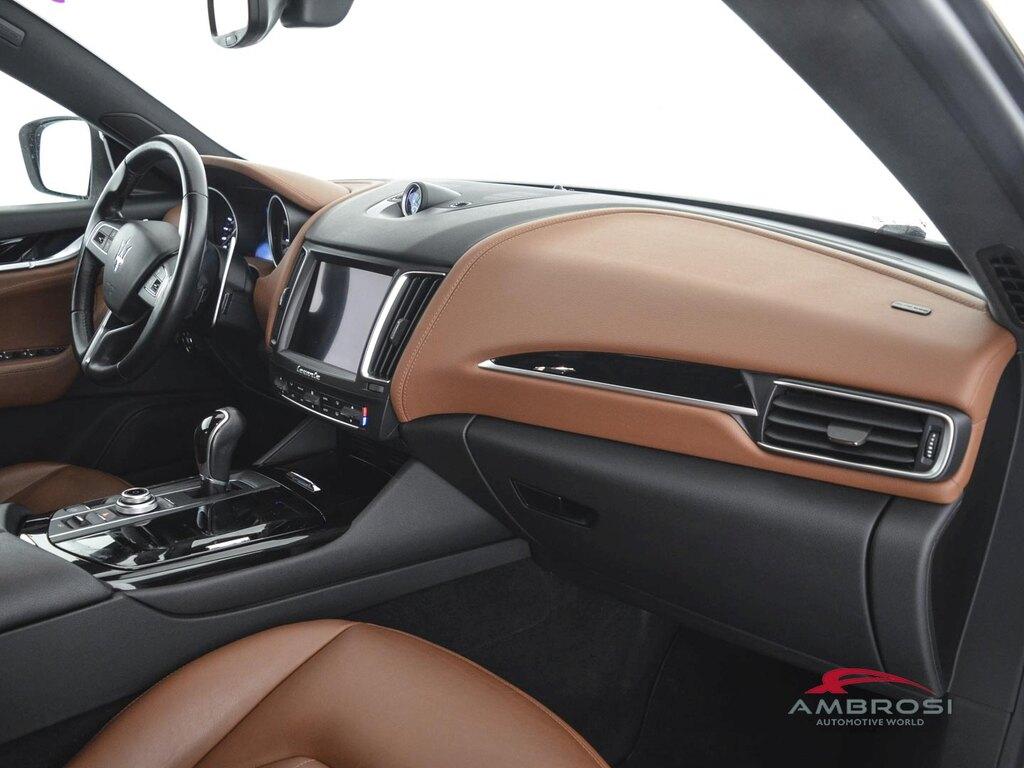 Maserati Levante 3.0 V6 275cv auto