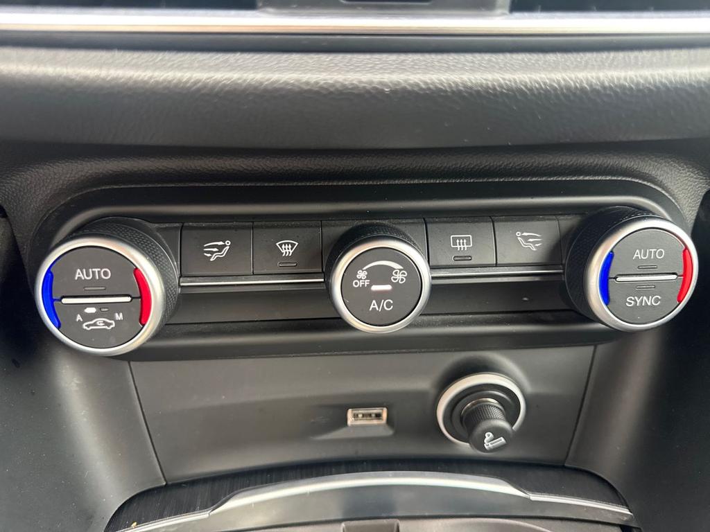 Alfa Romeo Stelvio 2.2 t B-Tech Q4 210cv auto