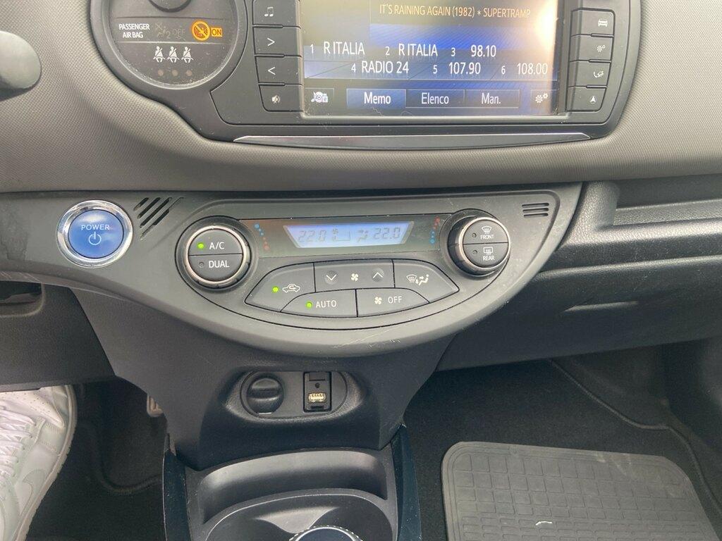 Toyota Yaris 1.5 hybrid Style 5p my16