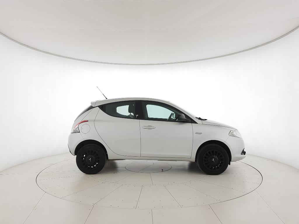 Lancia Ypsilon 0.9 t.air Gold ecochic metano 80cv