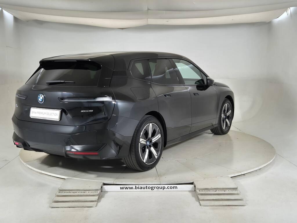 BMW iX xdrive50 pacchetto sportivo