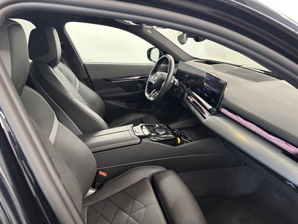 BMW i5 xdrive40