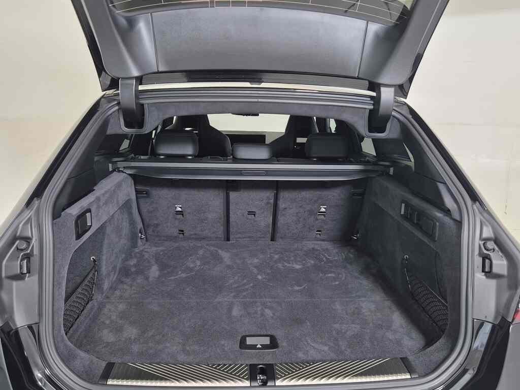 BMW M5 Touring 4.4 727cv auto