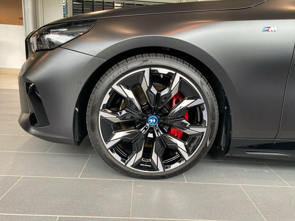 BMW i5 M60 auto