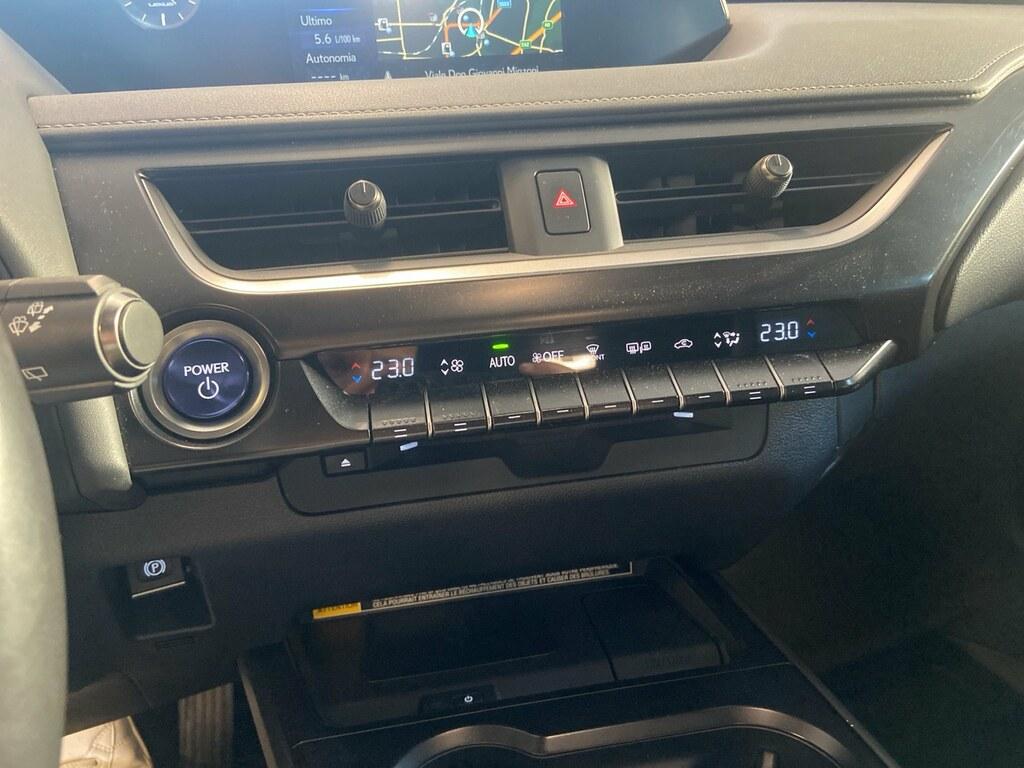 Lexus UX 250h Premium 4wd cvt