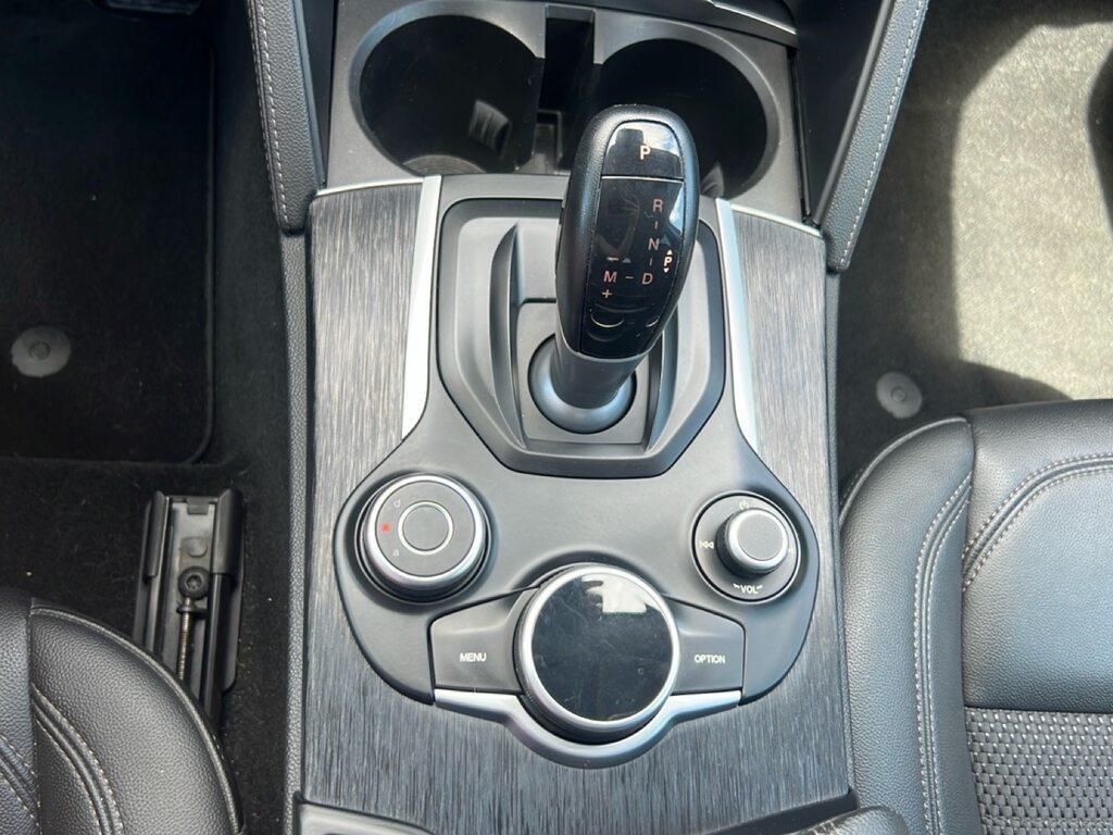 Alfa Romeo Stelvio 2.2 t B-Tech Q4 210cv auto
