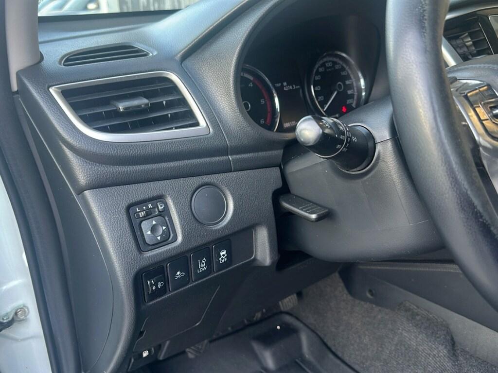 Mitsubishi L200 d.cab 2.3d Invite Connect 4wd 150cv