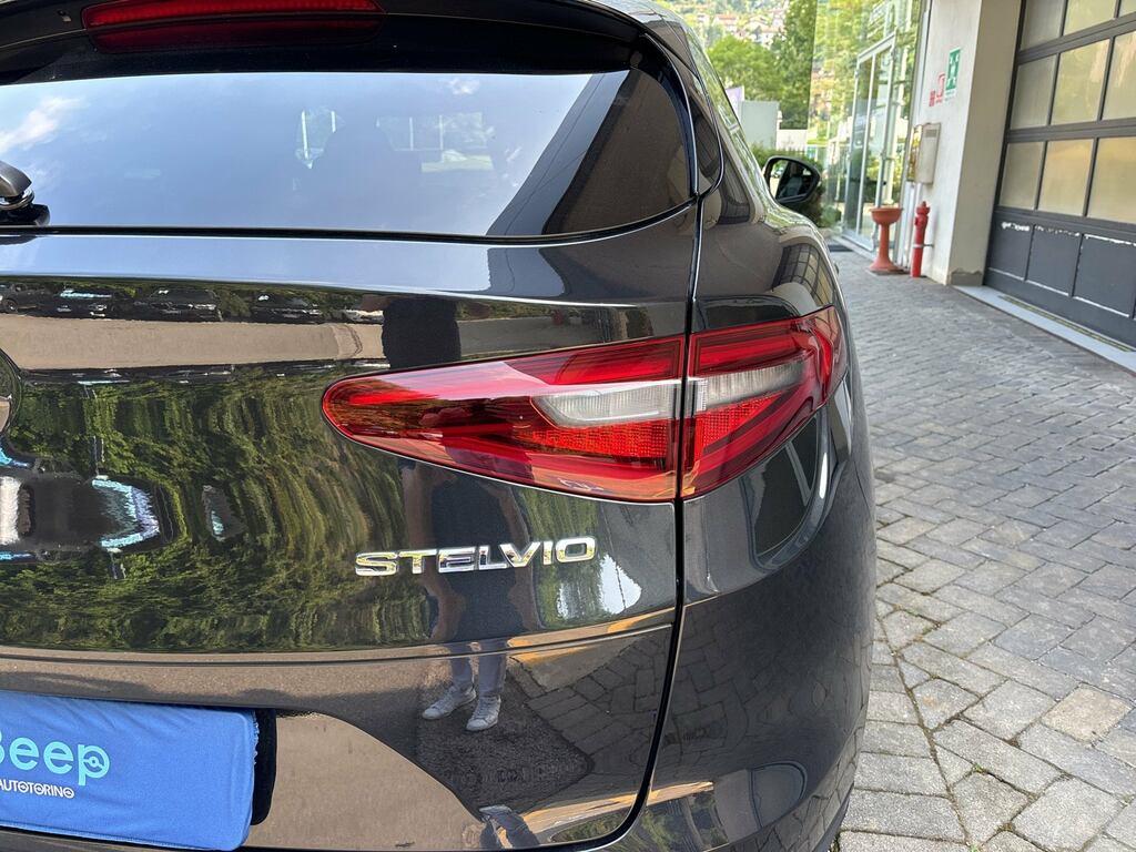 Alfa Romeo Stelvio 2.0 t Executive Q4 280cv auto my19