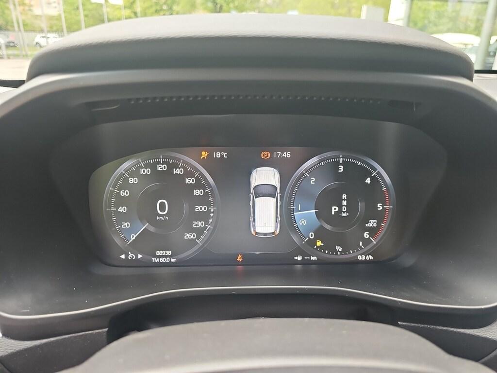 Volvo XC40 2.0 D4 Momentum Pro awd geartronic my21