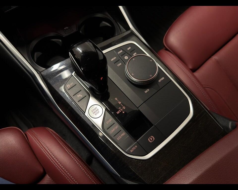 BMW Serie 3 320d Touring mhev 48V xdrive Luxury auto