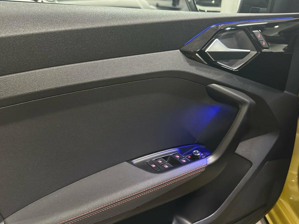 Audi A1 Sportback 40 2.0 tfsi Identity Black 207cv s-tronic