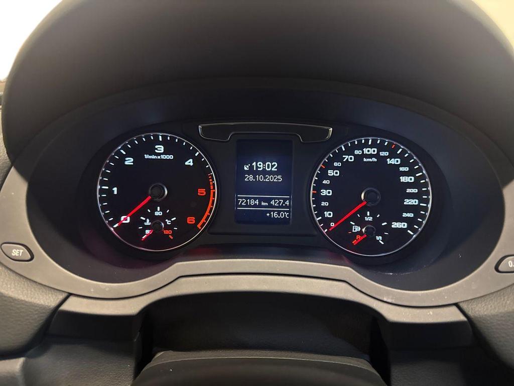 Audi Q3 2.0 tdi Business 120cv s-tronic