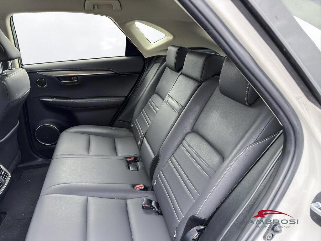 Lexus NX 300 h 2.5 Executive 4wd cvt