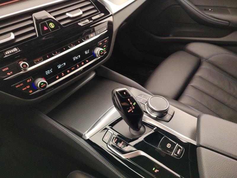 BMW Serie 5 520d Touring mhev 48V xdrive Msport auto