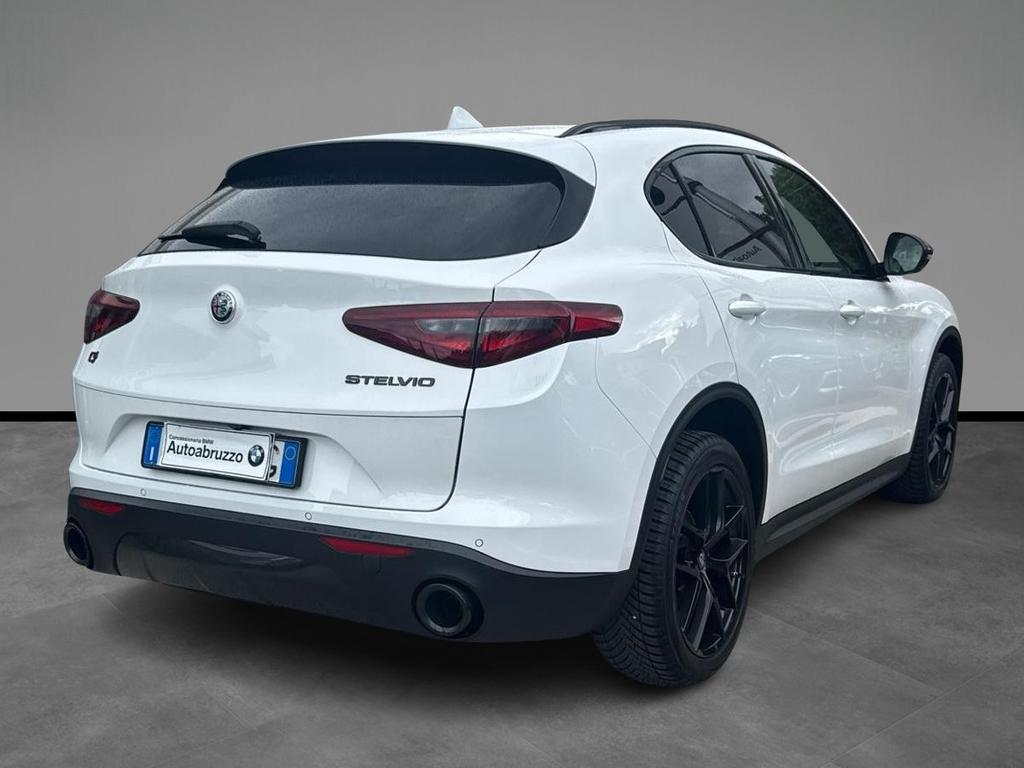Alfa Romeo Stelvio 2.2 t B-Tech Q4 210cv auto