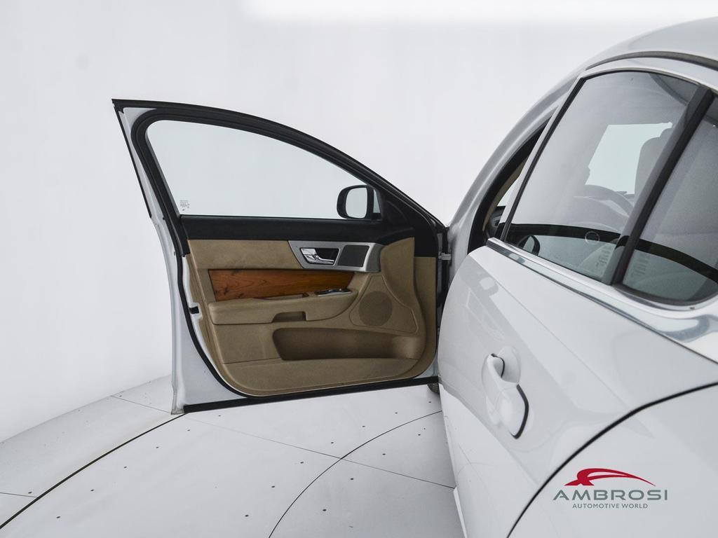 Jaguar XF 2.2d s&s auto