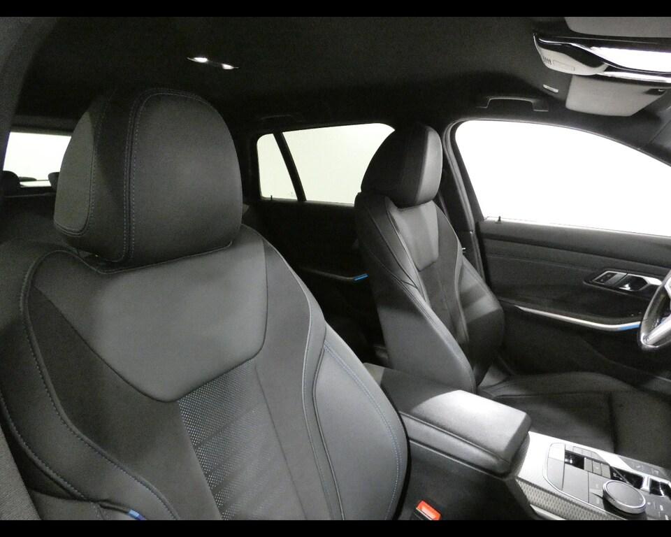 BMW Serie 3 320d Touring mhev 48V Msport xdrive auto