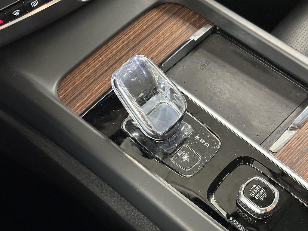 Volvo XC60 2.0 t6 phev Ultra Dark awd auto
