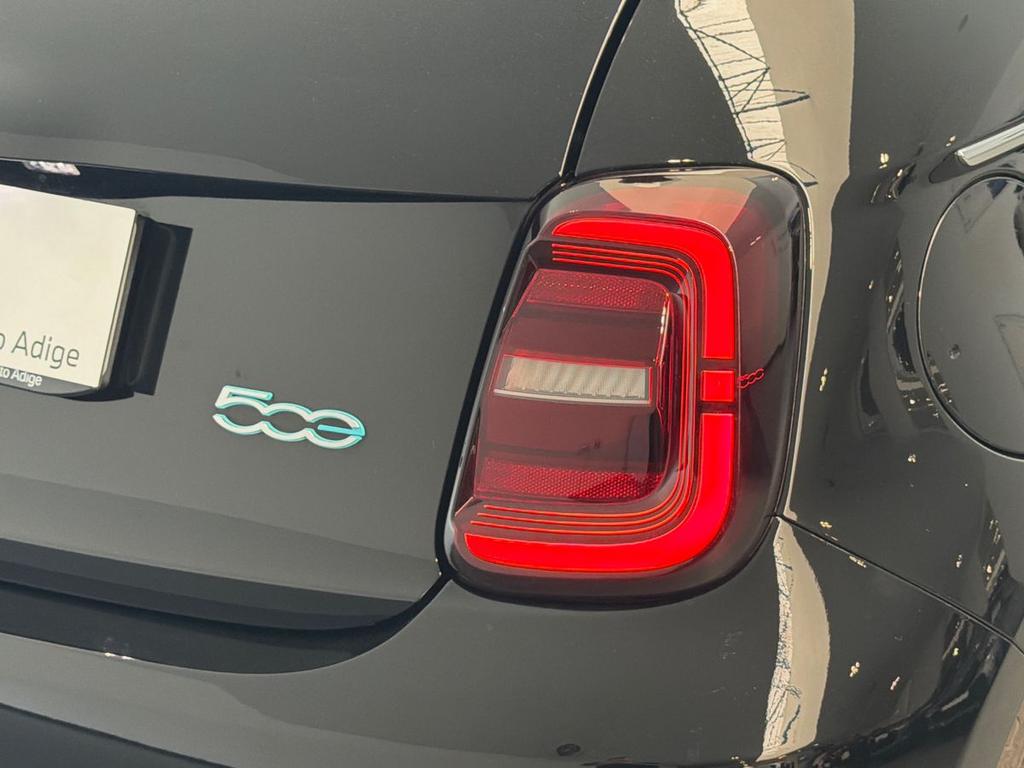 Fiat 500 e 3+1 La Prima