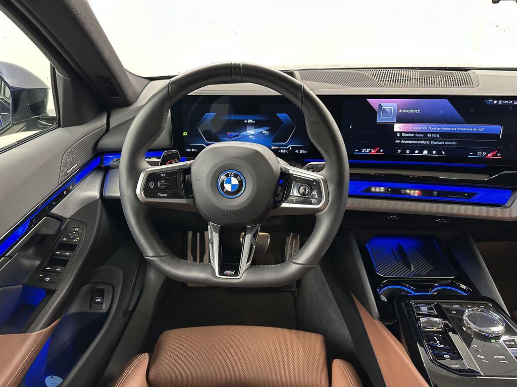 BMW i5 edrive40