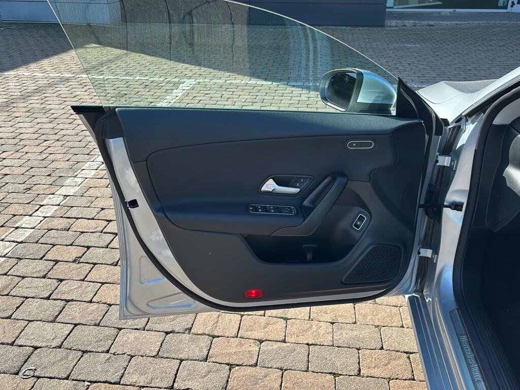 Mercedes CLA Shooting Brake 180 d Advanced auto