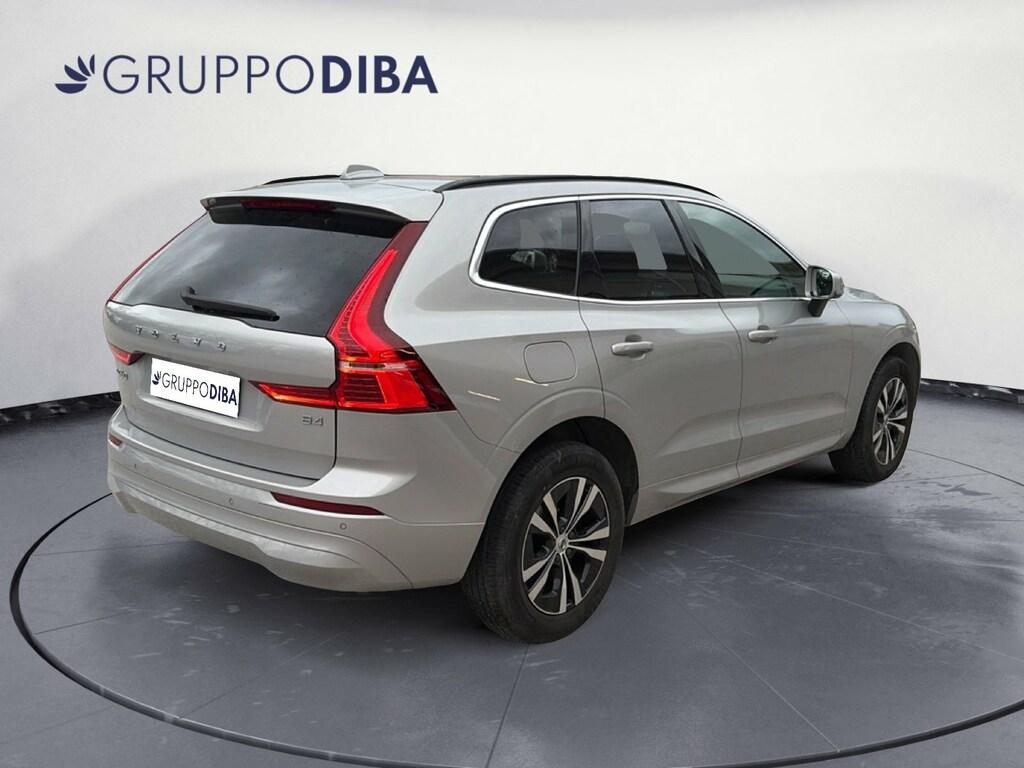 Volvo XC60 2.0 B4 Momentum auto