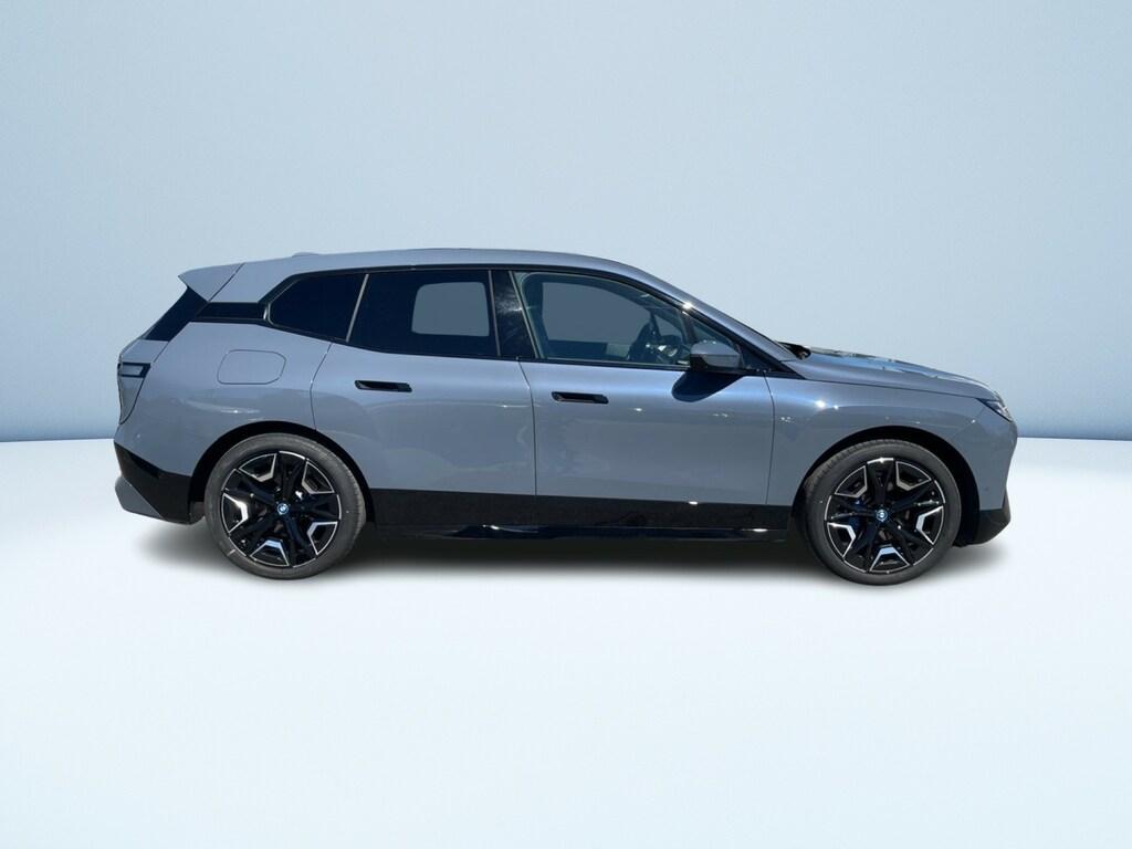 BMW iX xdrive40 pacchetto sportivo