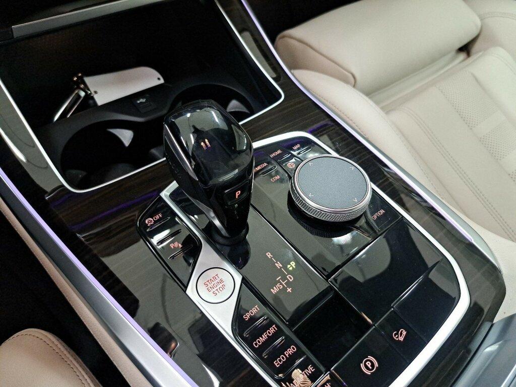 BMW X5 xdrive40d mhev 48V xLine auto