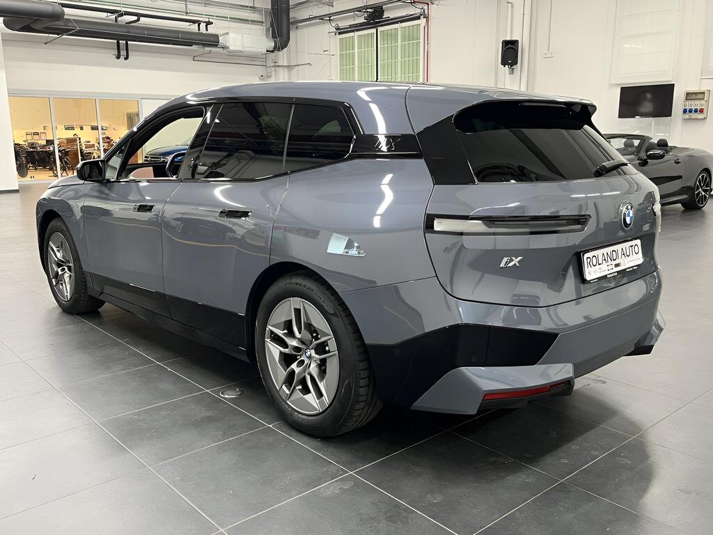 BMW iX xdrive50 pacchetto sportivo