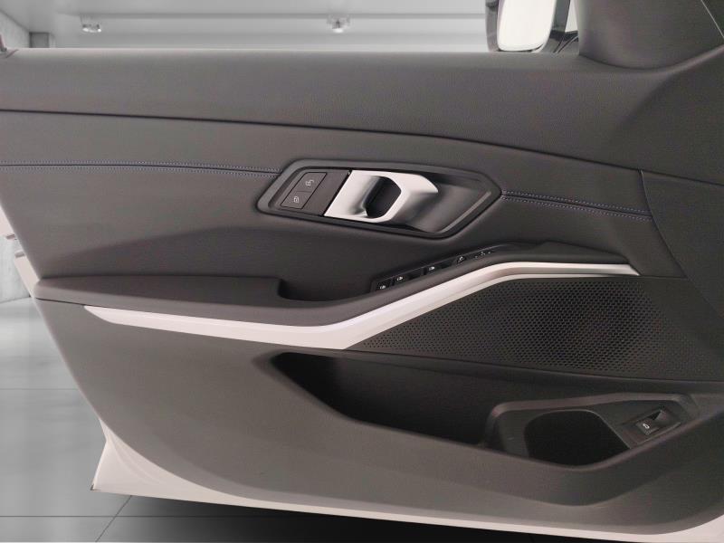 BMW Serie 3 320d Touring mhev 48V xdrive auto