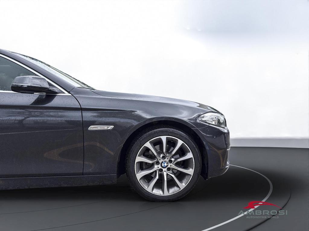 BMW Serie 5 520d Touring xdrive Luxury 190cv auto