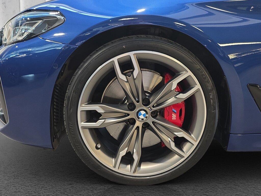 BMW Serie 5 M M550i mhev 48V xdrive