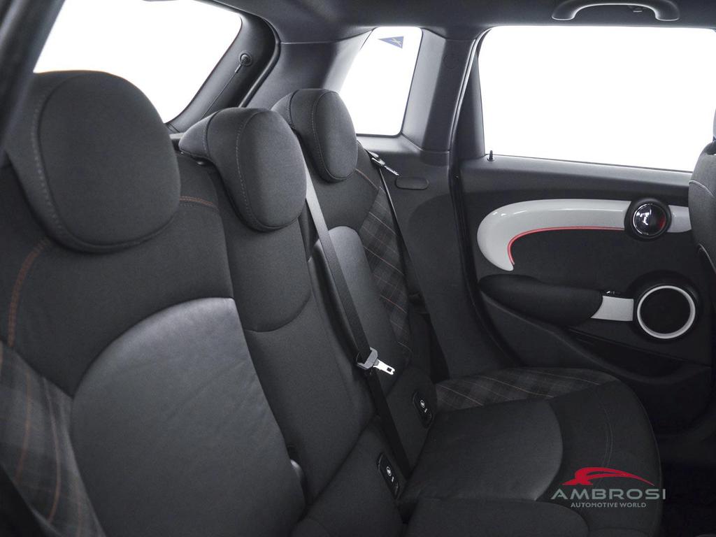 Mini Cooper D 1.5 D Cooper D Seven Auto