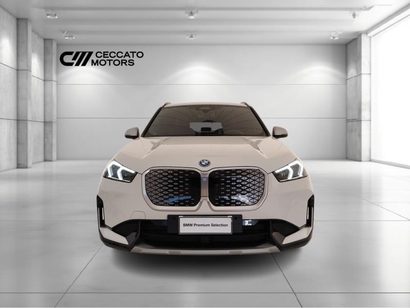 BMW iX1 edrive 20 X-Line