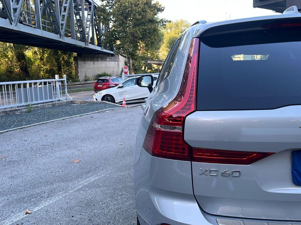 Volvo XC60 2.0 b5 Ultimate Dark awd auto