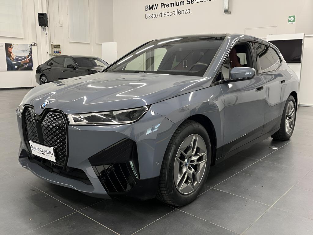 BMW iX xdrive50 pacchetto sportivo