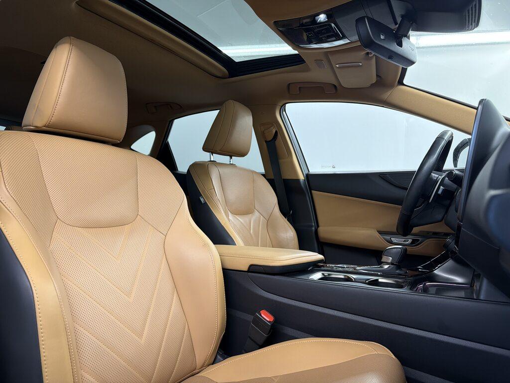 Lexus NX 2.5 plug-in Luxury 4wd e-cvt