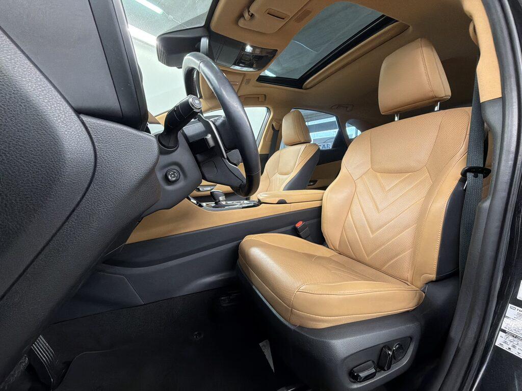 Lexus NX 2.5 plug-in Luxury 4wd e-cvt
