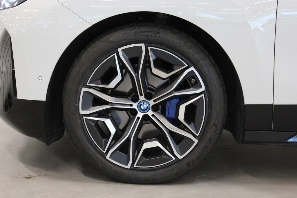 BMW iX xdrive50 pacchetto sportivo
