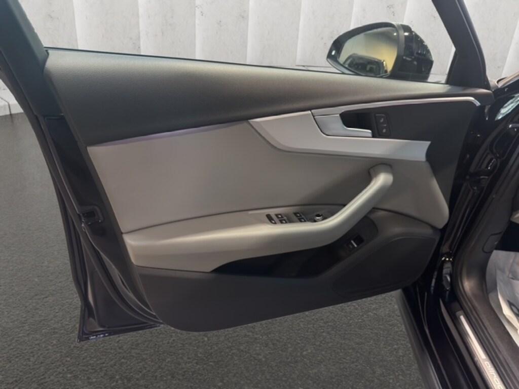 Audi A4 Allroad 40 2.0 tdi mhev Identity Contrast quattro 204cv s-tronic