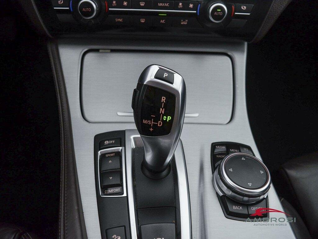 BMW Serie 5 520d Touring xdrive Luxury 190cv auto
