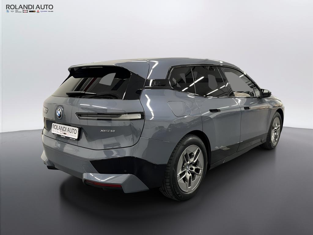 BMW iX xdrive50 pacchetto sportivo